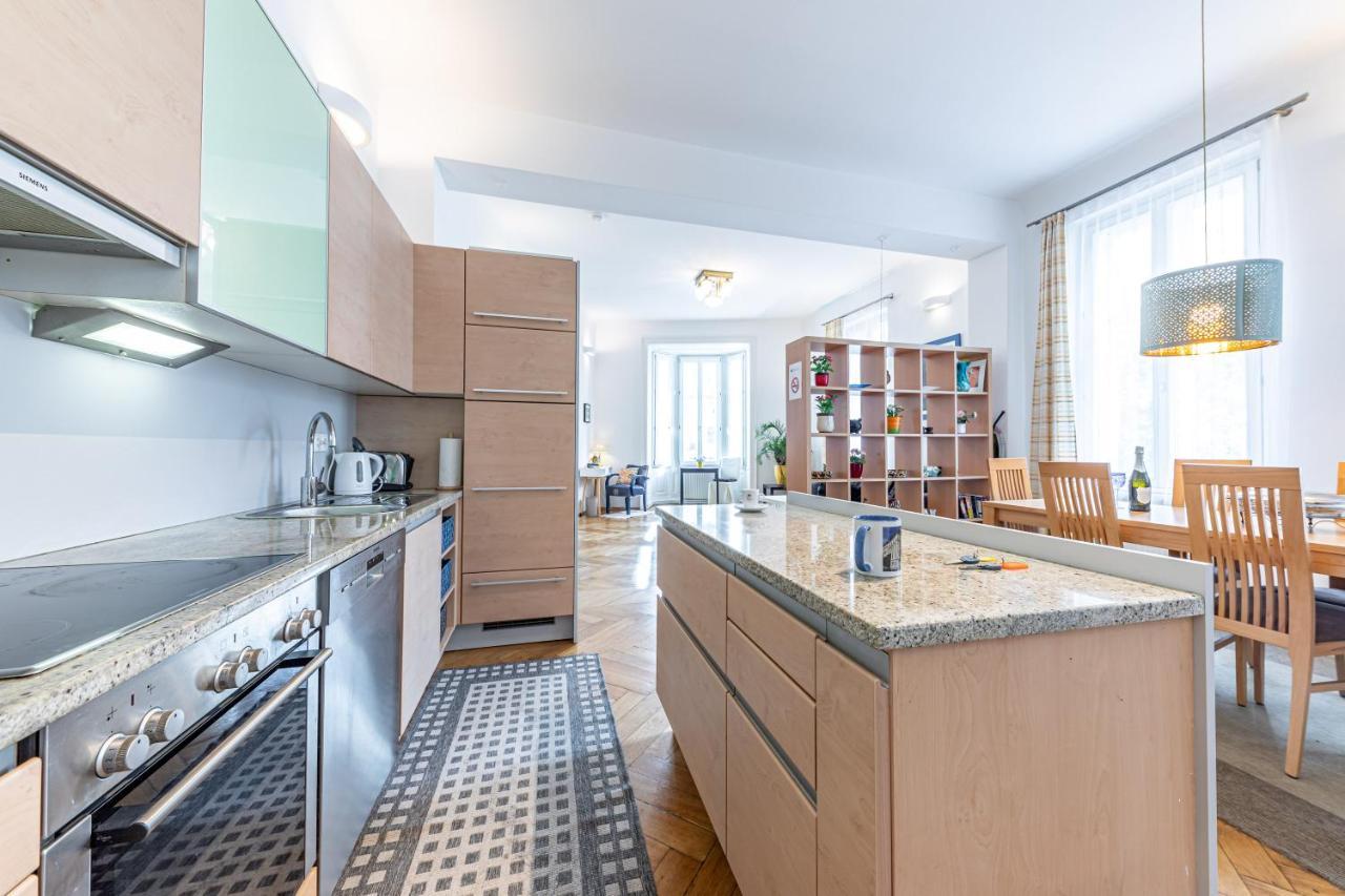 Historic & Luxurious By Jr Apartment Wien